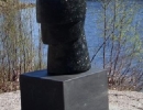 sl380172: Michael Rieu - Kop - Larvikit steen - 180cm hoog (sokkel appart)